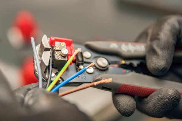 Best Best Electricians Near Me  in Dowagiac, MI